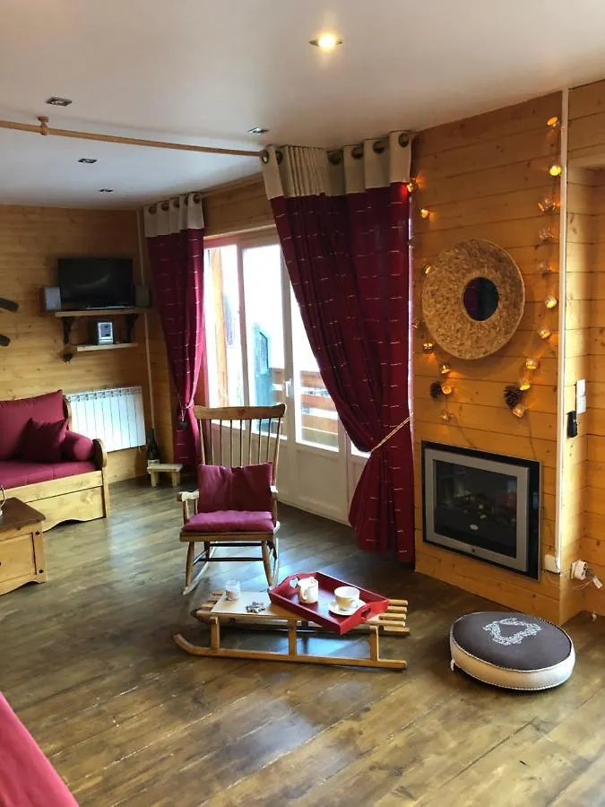 Praloup Bel Appartement Style Chalet Uvernet-Fours Апартаменты