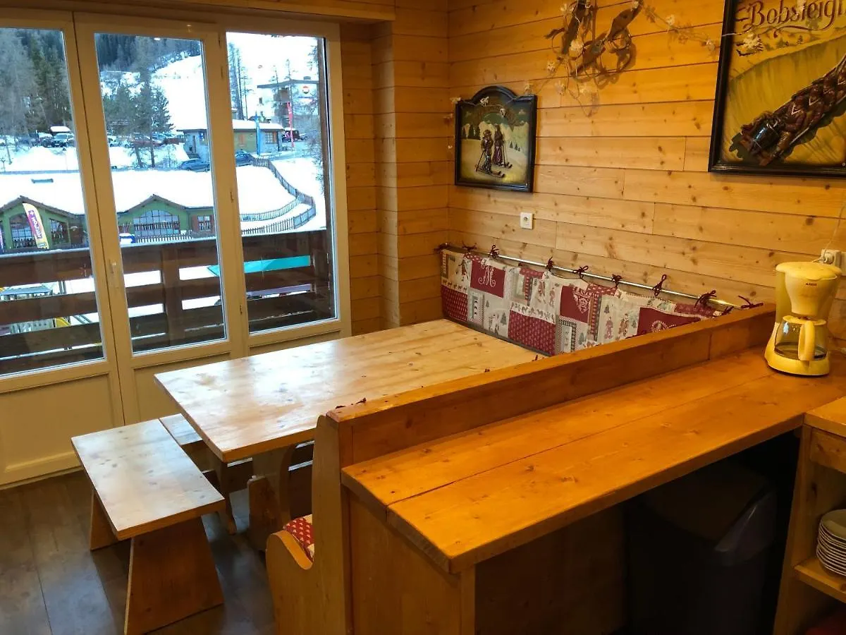 Praloup Bel Appartement Style Chalet Uvernet-Fours Апартаменты