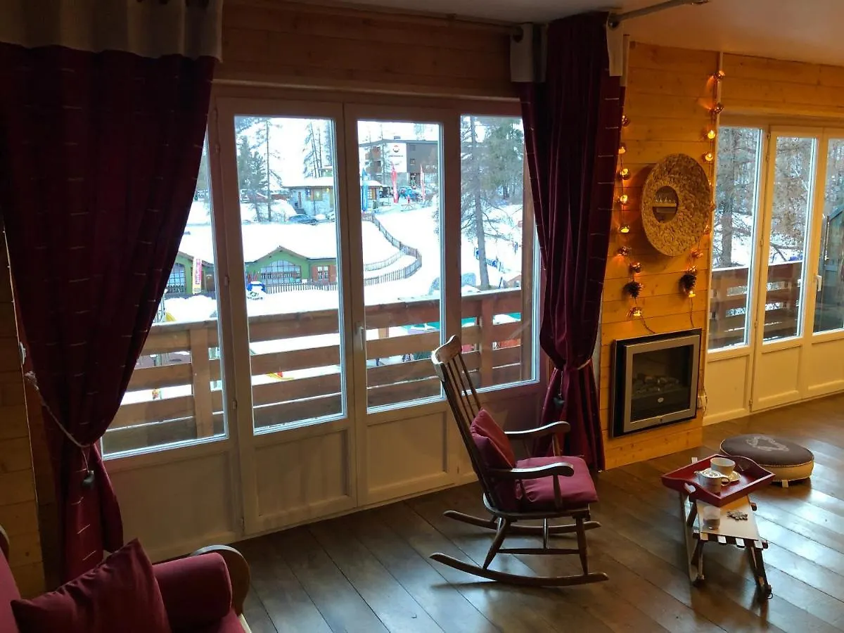Praloup Bel Appartement Style Chalet Uvernet-Fours Апартаменты